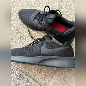 Nike Tanjun Men's Black On Black Running Shoes. Size 13.